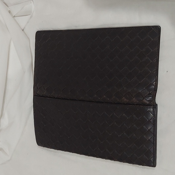 Authentic Vintage Bottega Veneta Brown Leather Intecciato weave long wallet. - Picture 3 of 11